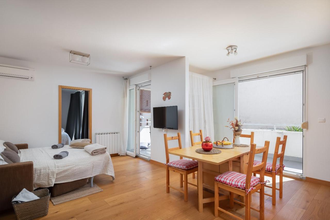 Modern Apt With Terrace 4 Min Walk To The Beach Split Luaran gambar